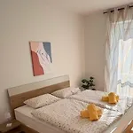 Sea And Sun Ankaran, Near The Beach, Free Parking And Wi-fi, Stunning Sunset, 80m2 Apartamento Ankaran