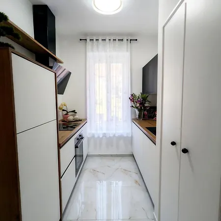 Sea And Sun Ankaran, Near The Beach, Free Parking, 80M2 Apartment *