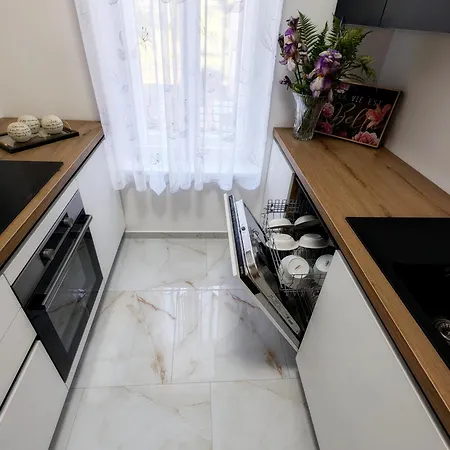 Sea And Sun Ankaran, Near The Beach, Free Parking And Wi-fi, Stunning Sunset, 80m2 Apartamento