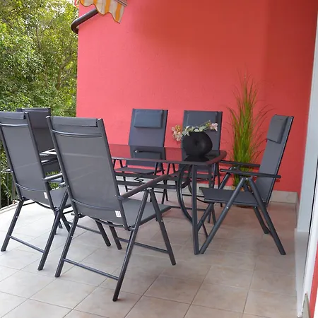 Sea And Sun Ankaran, Near The Beach, Free Parking And Wi-fi, Stunning Sunset, 80m2 Apartament Ankaran